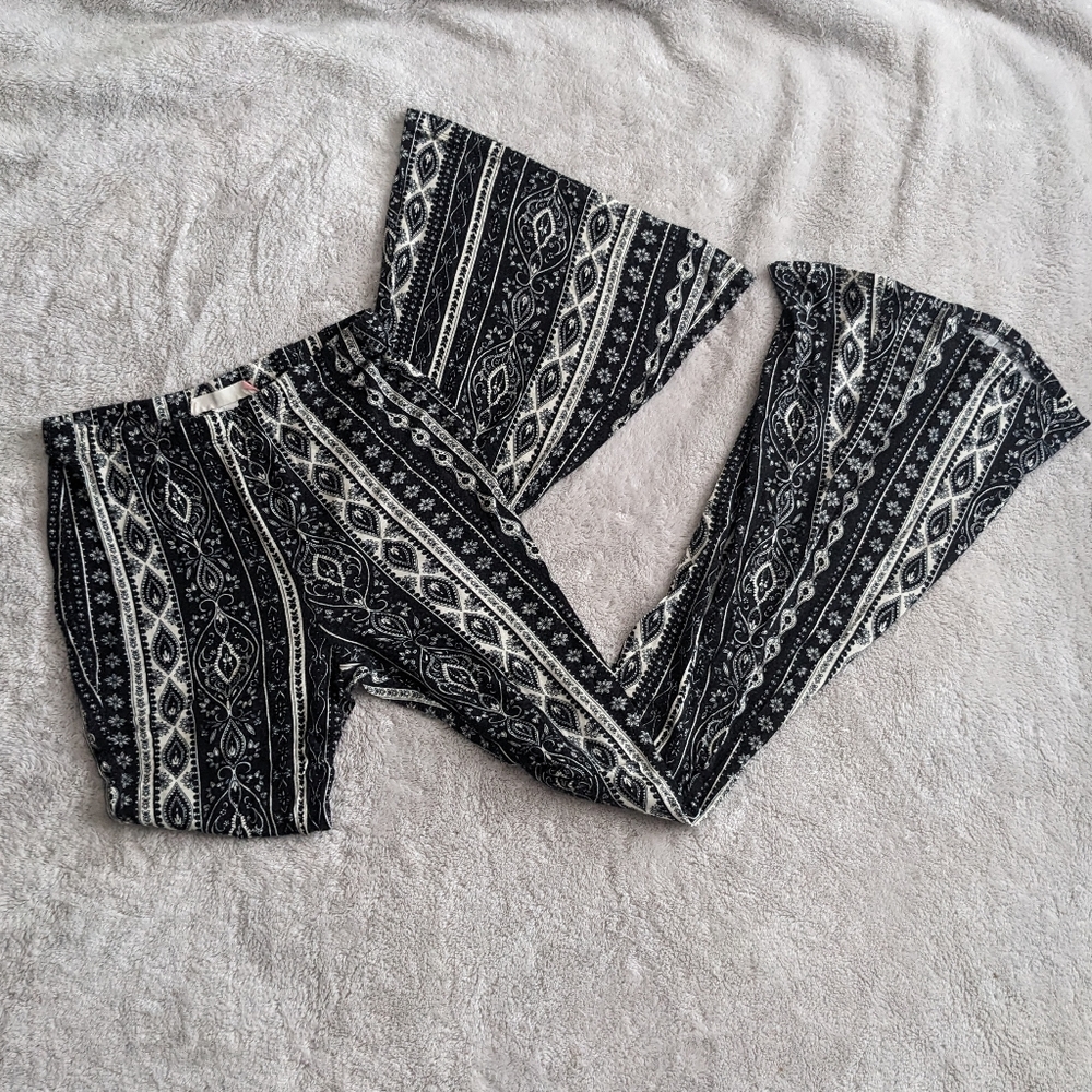 Stretchy patterned flare leg pants